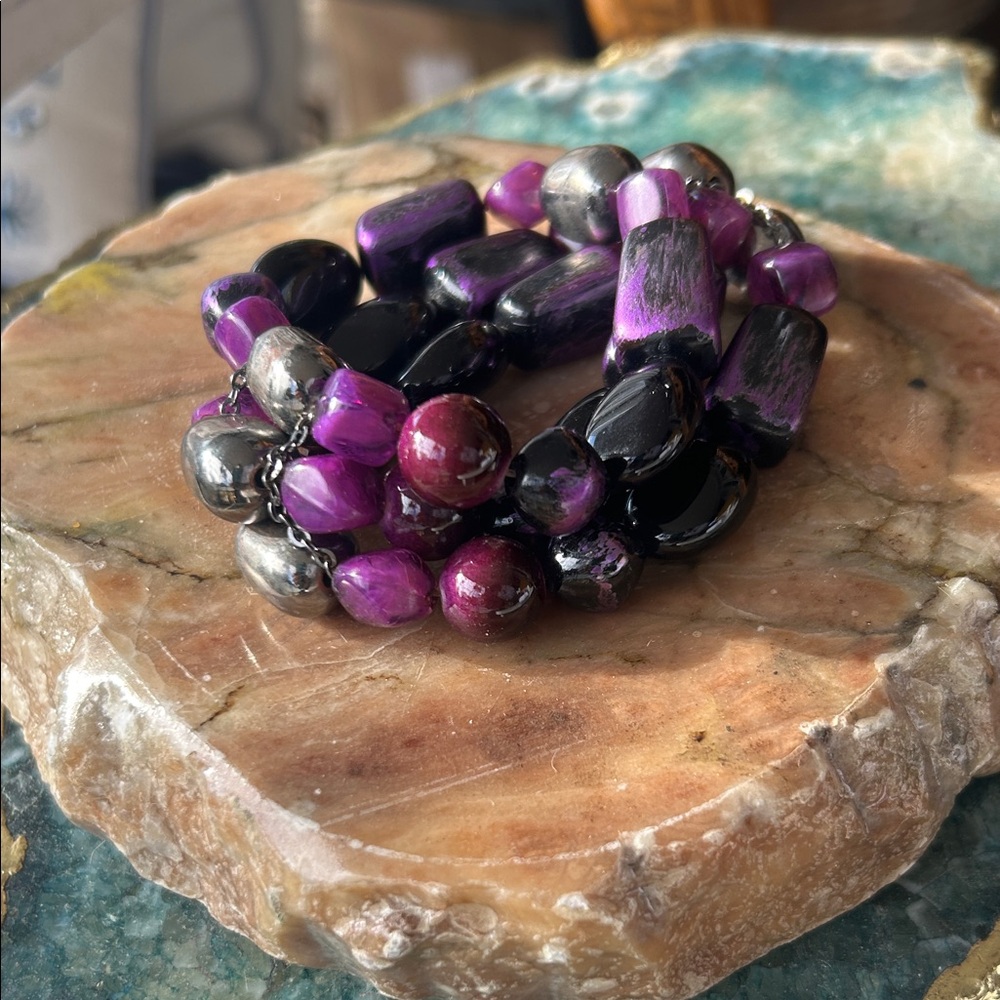 Elegant Purple and Black Beaded Bracelet
